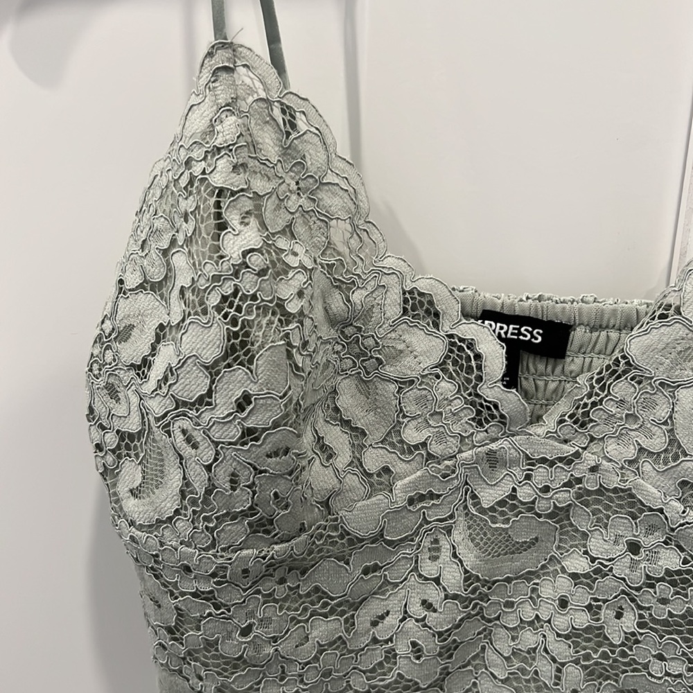 Express Lace Cropped Camisole. Size S - Picture 6 of 6